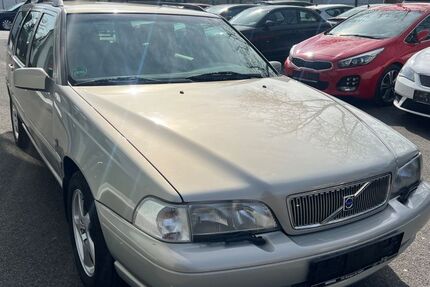 Volvo V70 325.000 km 3.499 &euro; Recklinghausen 45663