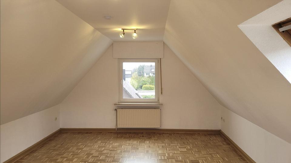 Dachgeschoßwohnung Iserlohn Sümmern - 2 Zimmer, 32 m&sup2;, 390&euro; | Angebot:25943397