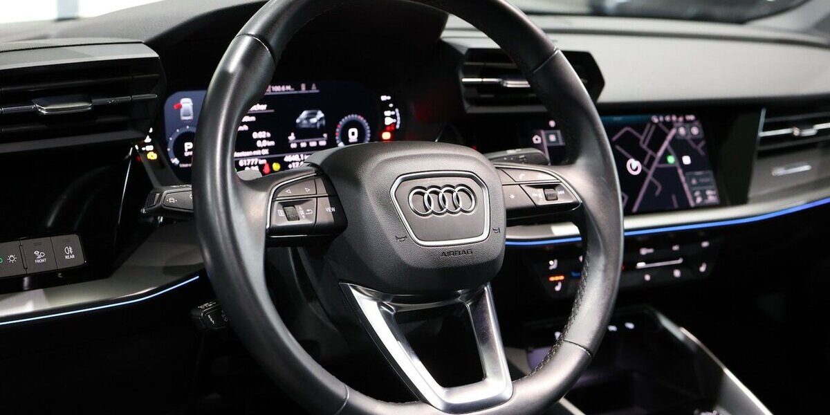 Audi A3 LIMOUSINE 30 TFSI S-LINE MATRIX, VOLL-LEDER 60.000 km 25.555 &euro; Hamm 59077