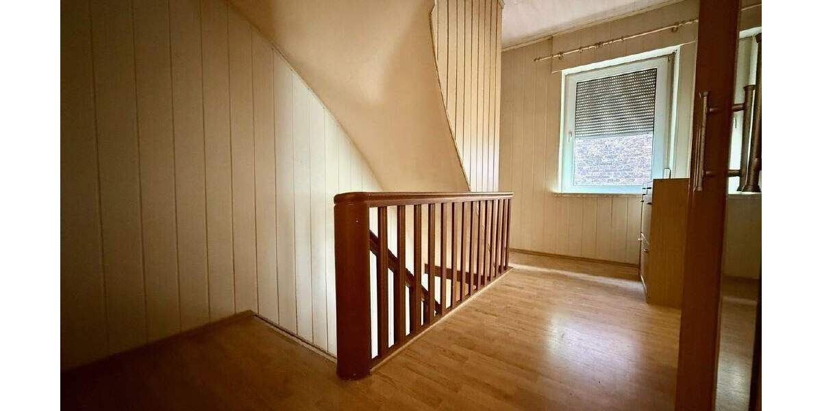 Einfamilienhaus Menden Mitte - 6 Zimmer, 169 m&sup2;, 210.000&euro; | Angebot:25706735