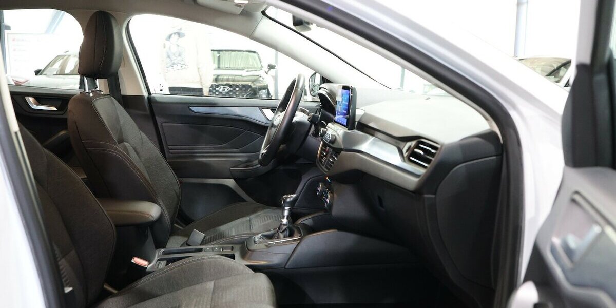 Ford Focus LIMOUSINE 1.5 EcoBlue ACTIVE WHITE / LED 83.000 km 13.991 &euro; Hamm 59077