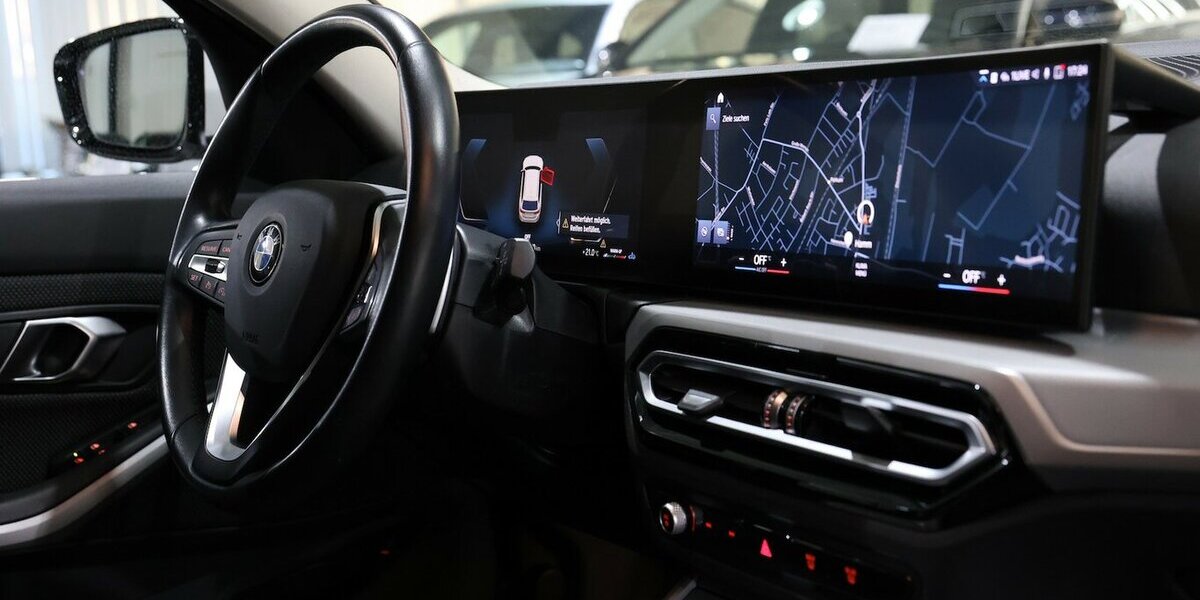 BMW 318d Touring SPORT SHADOW CURVED+NAV+KAMERA,LED 105.000 km 23.883 &euro; Hamm 59077