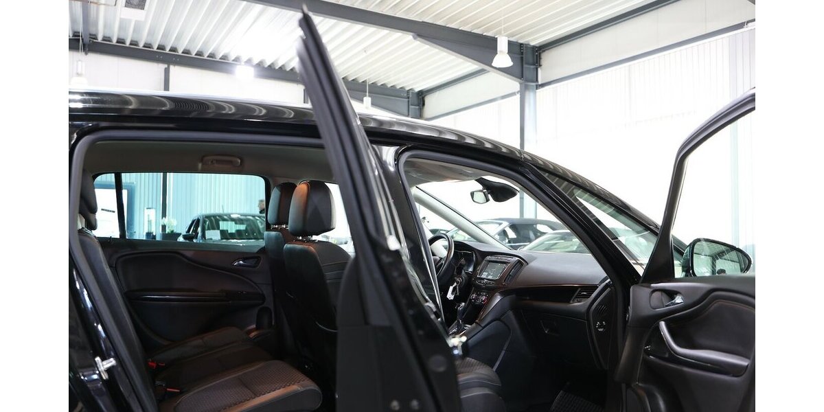 Opel Zafira C 1.6 SIDI T INNOVATION / 7-SITZER / LED 79.000 km 15.991 &euro; Hamm 59077