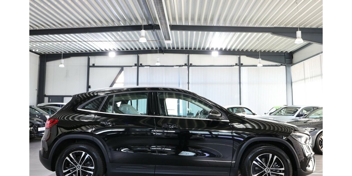 Mercedes-Benz GLA 180 ADVANCED SPORT / LEDER, LED, WIDESCREEN 7.000 km 33.331 &euro; Hamm 59077