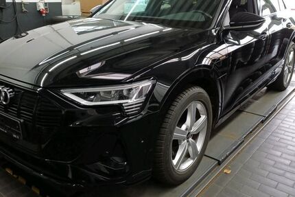 Audi e-tron 61.791 km 35.355 &euro; Hagen 58091