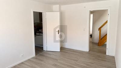 FRISCH RENOVIERT - ZWEI EBENEN FÜR MEHR WOHNGEFÜHL - Etagenwohnung Hagen Hagen-Mitte | Angebot:27327926