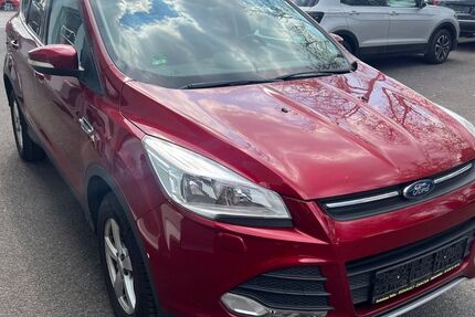 Ford Kuga 70.000 km 8.999 &euro; Recklinghausen 45663