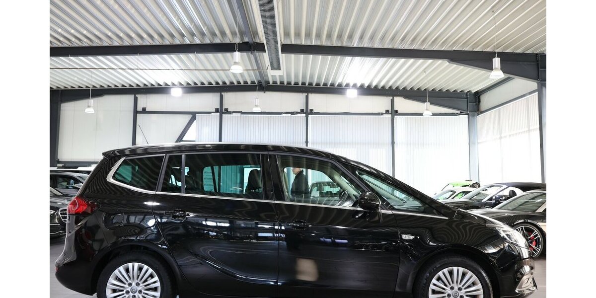 Opel Zafira C 1.6 SIDI T INNOVATION / 7-SITZER / LED 79.000 km 15.991 &euro; Hamm 59077