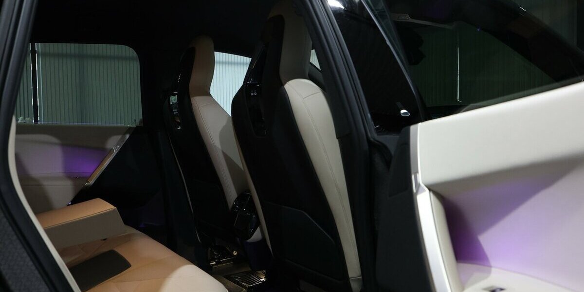 BMW iX 40 xDrive SPORT TITAN GLAS STORM EINZELSTÜCK 79.000 km 40.991 &euro; Hamm 59077