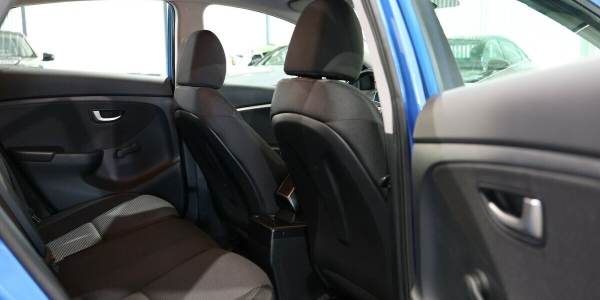 Hyundai i30 1.6 T-GDI STYLE / AUTOMATIK / NAVI+KAMERA 78.000 km 13.331 &euro; Hamm 59077