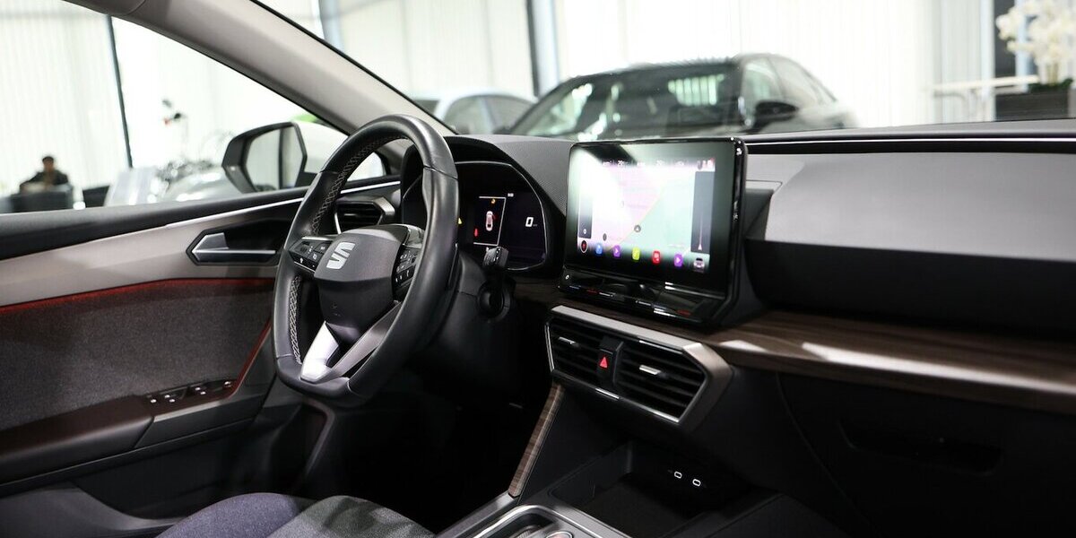 Seat Leon ST 2.0 TDI DSG XCELLENCE / LEDER / ACC+LANE 75.000 km 18.888 &euro; Hamm 59077