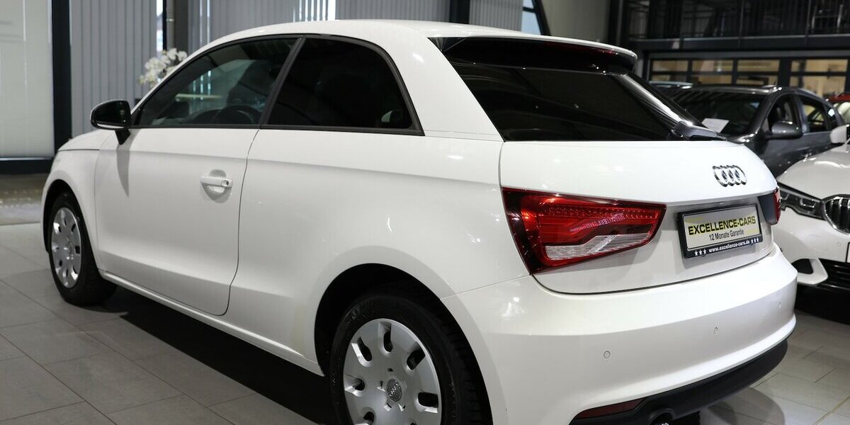 Audi A1 1.6 TDI SPORT WHITE / XENON, NAVI-MMI, LEDER 111.000 km 11.991 &euro; Hamm 59077