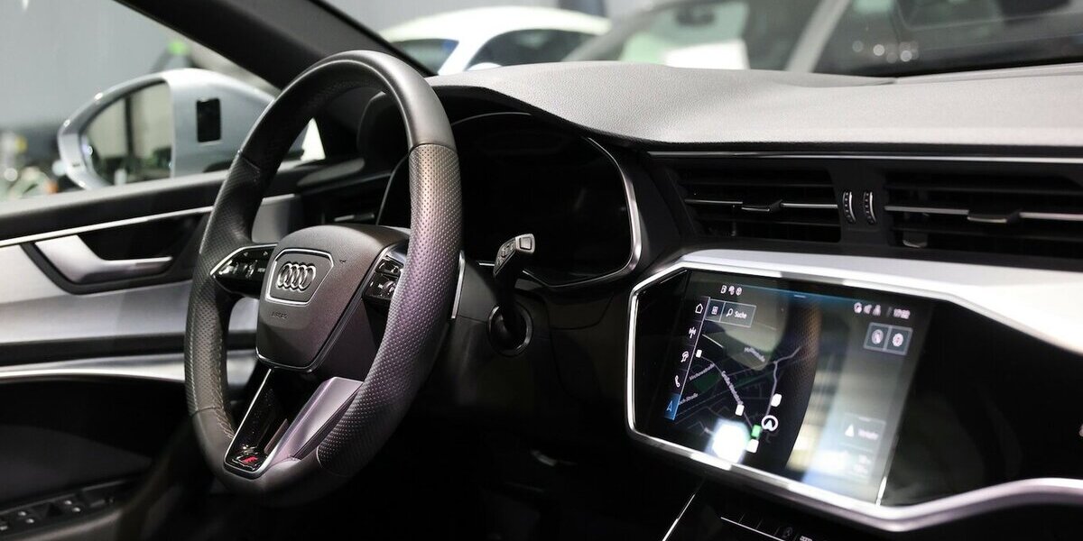 Audi A6 Avant 40 TDI S-LINE BLACK / PANORAMA, LED, VC 30.000 km 42.996 &euro; Hamm 59077