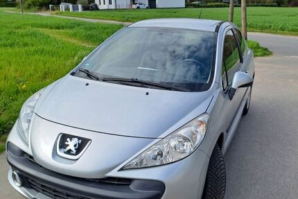 Peugeot 207 137.000 km 2.100 &euro; Recklinghausen 45665