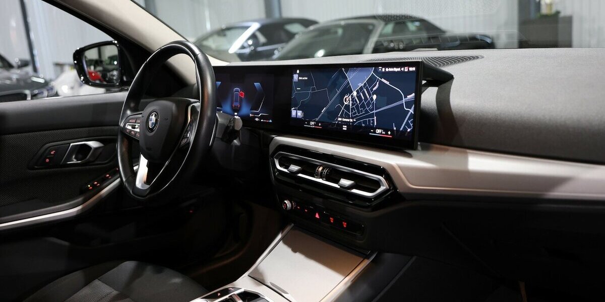 BMW 318d Touring SPORT FACE-LIFT CURVED+NAVI+KAMERA 69.000 km 25.777 &euro; Hamm 59077