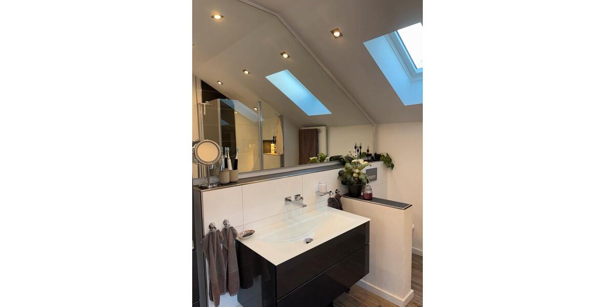 Dachgeschoßwohnung Schwerte - 3 Zimmer, 90 m&sup2;, 279.000&euro; | Angebot:25182102