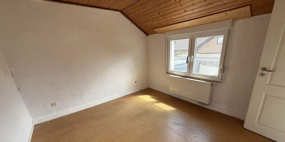 Einfamilienhaus Welver Illingen - 8 Zimmer, 200 m&sup2;, 249.000&euro; | Angebot:25686103