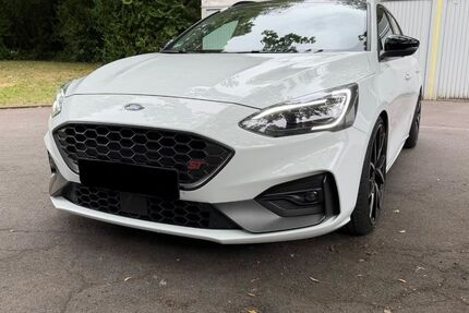 Ford Focus 82.000 km 22.500 &euro; Unna 59425