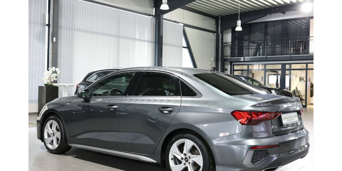 Audi A3 LIMOUSINE 30 TFSI S-LINE MATRIX, VOLL-LEDER 60.000 km 25.555 &euro; Hamm 59077