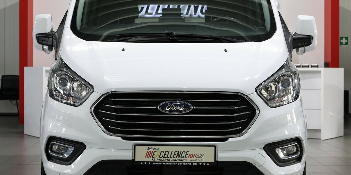 Ford Tourneo Custom 2.0 TDCI 320 L1 / 8-SITZER / NAVI 167.000 km 25.998 &euro; Hamm 59077