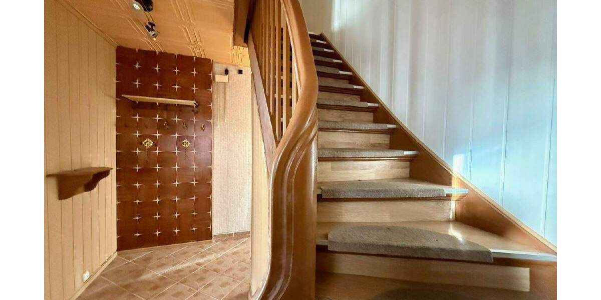 Einfamilienhaus Menden Mitte - 6 Zimmer, 169 m&sup2;, 210.000&euro; | Angebot:25706735