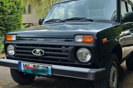 Lada Niva 9.990 km 15.900 &euro; Iserlohn 58644