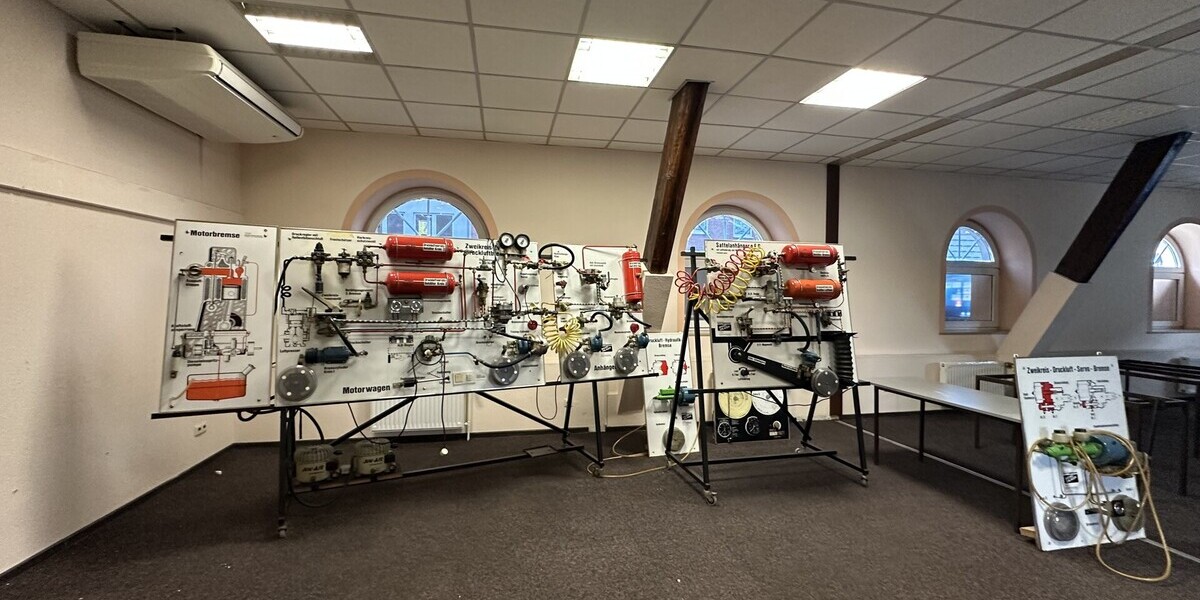 Attraktive Fahrschulfläche in Top-Lage von Dortmund-Brackel - Gewerbeobjekt Dortmund / Brackel Brackel | Angebot:26057671