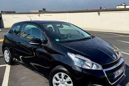 Peugeot 208 159.325 km 4.099 &euro; Recklinghausen 45657
