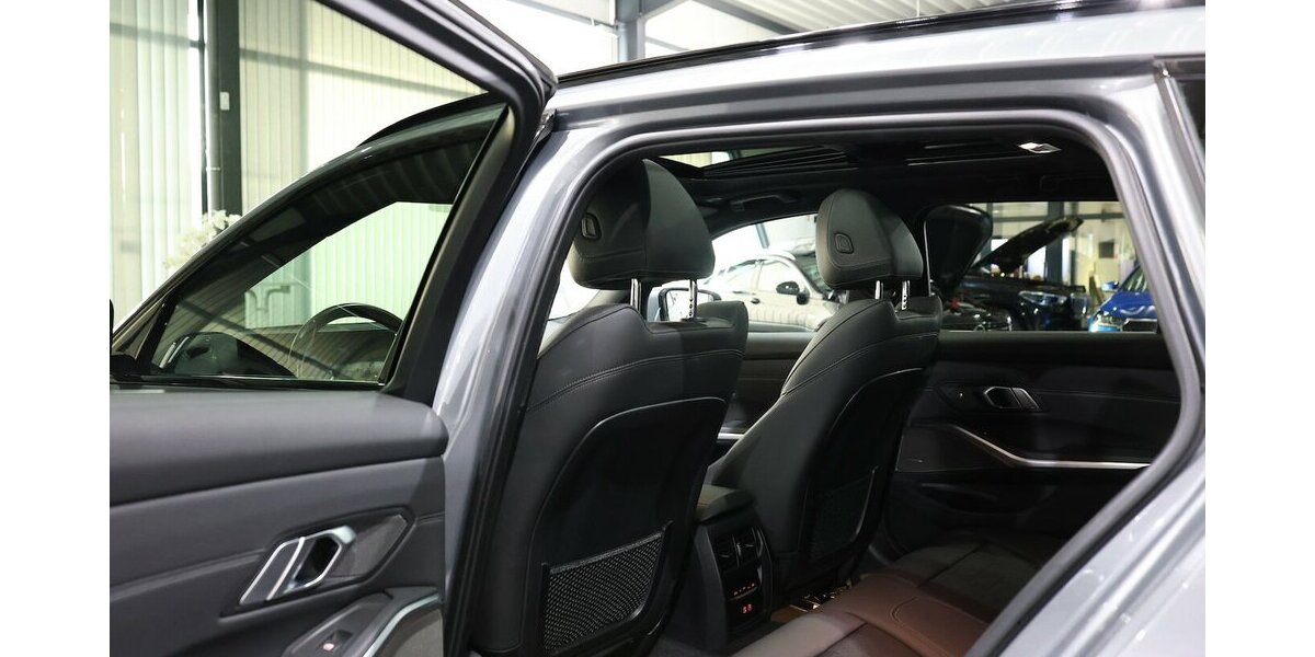 BMW 318d Touring SPORT / PANORAMA,LEDER,CURVED+HUD 53.000 km 29.833 &euro; Hamm 59077