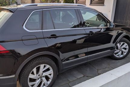 VW Tiguan 75.500 km 23.850 &euro; Dortmund 44369