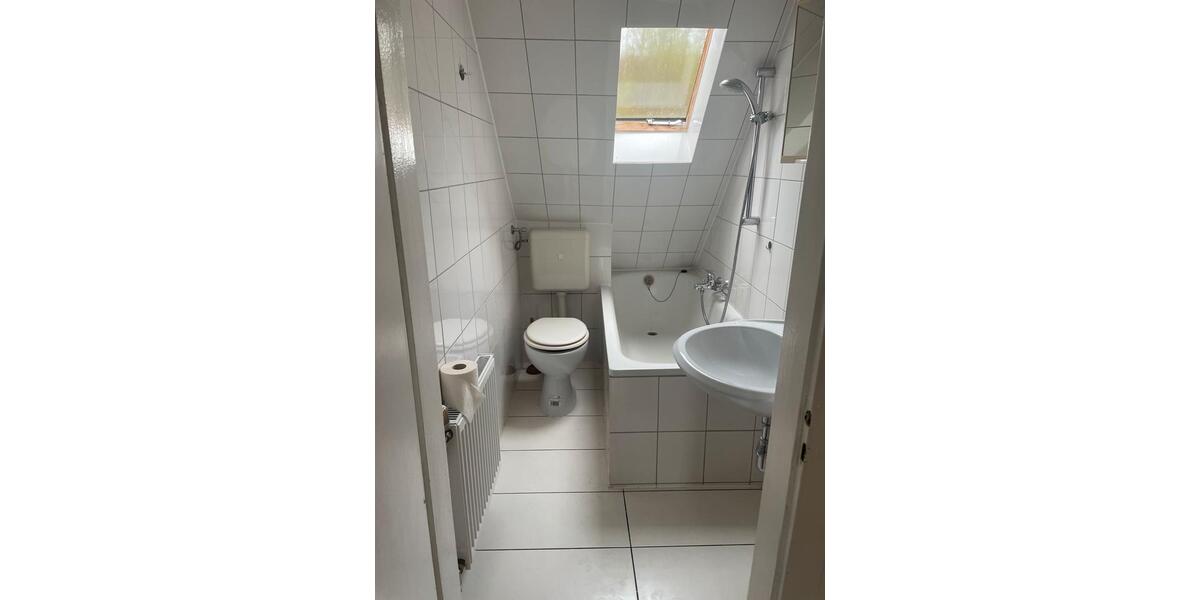 Dachgeschoßwohnung Iserlohn - 3 Zimmer, 80 m&sup2;, 500&euro; | Angebot:26366507
