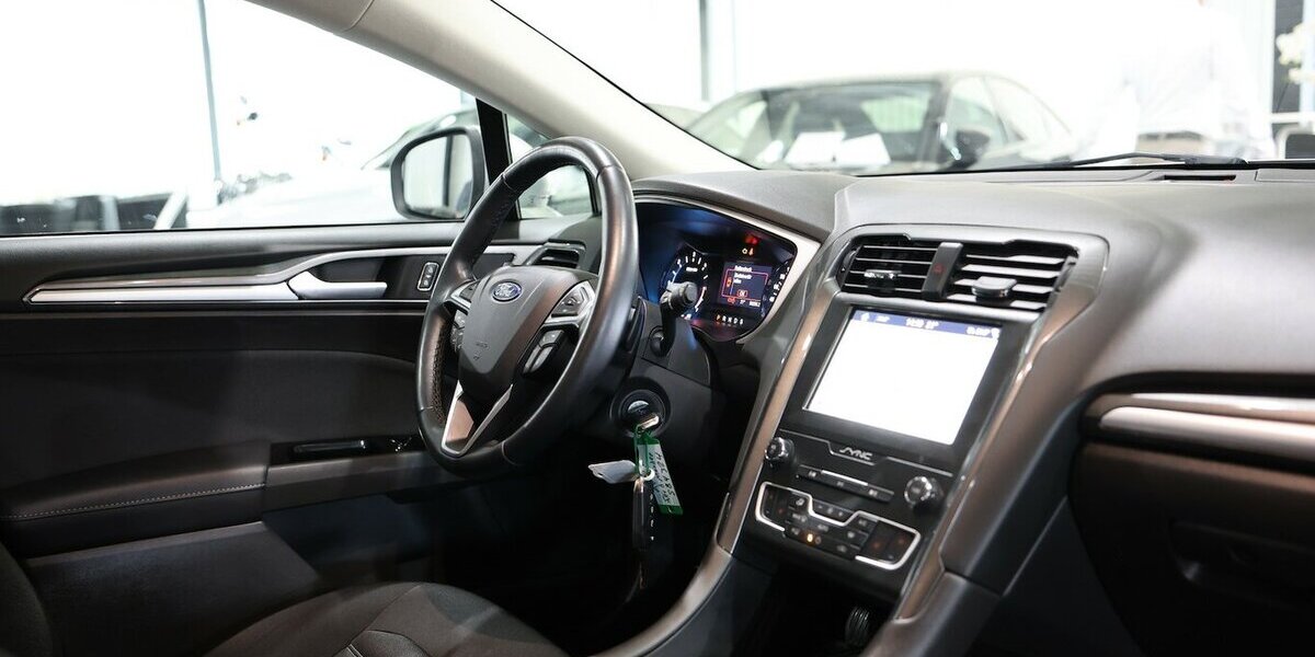 Ford Mondeo Tunier 2.0 EB BUSINESS EDITION / LED / 99.000 km 16.221 &euro; Hamm 59077