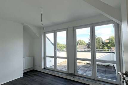 Frisch sanierte Dachgeschoss Wohnung mit 2 Zimmern und Terasse in Herne, Baukau-West - Wohnung Herne Wanne | Angebot:17330341