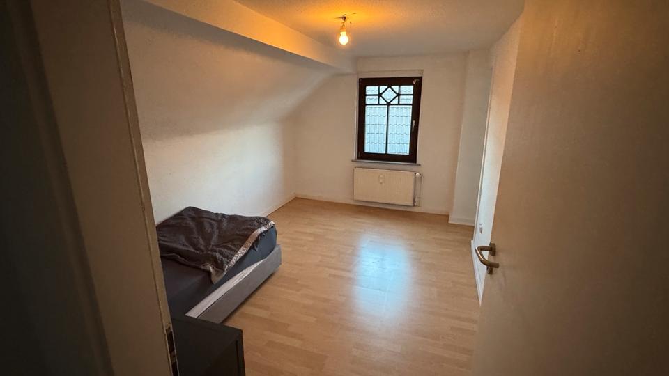 Etagenwohnung Kamen - 4 Zimmer, 140 m&sup2;, 25&euro; | Angebot:25052509