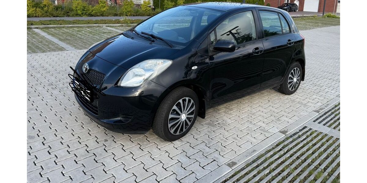 Toyota Yaris 171.780 km 2.700 &euro; Hamm 59065
