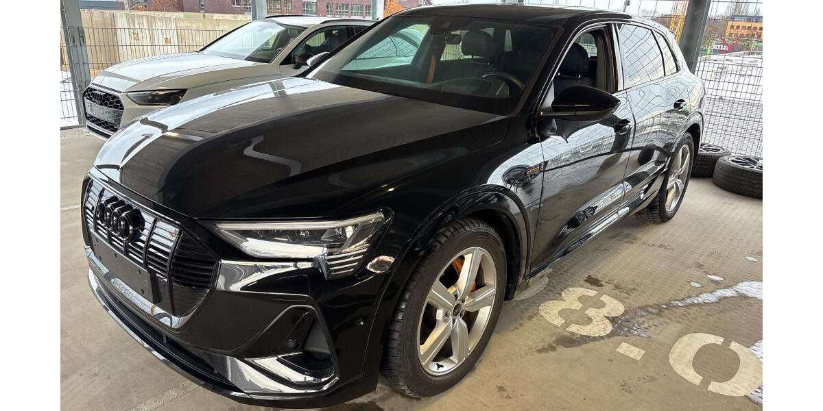 Audi e-tron 58.778 km 39.945 &euro; Hagen 58091