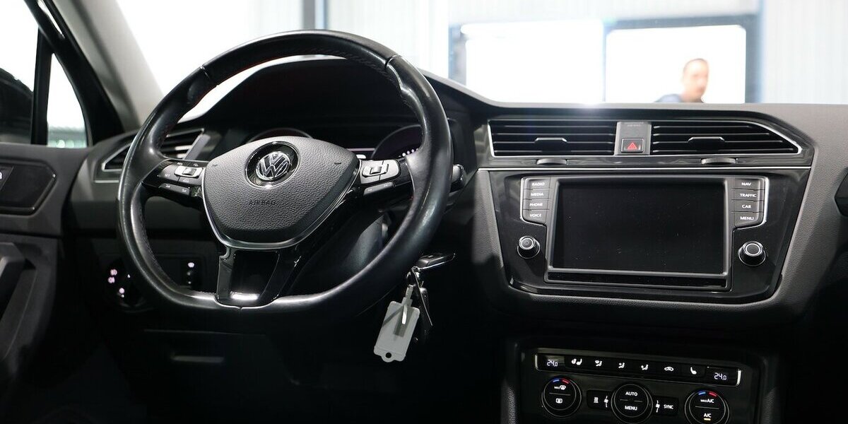 VW Tiguan 1.4 TSI DSG 4M HIGHLINE PANORAMA,LED,HUD 93.000 km 19.999 &euro; Hamm 59077