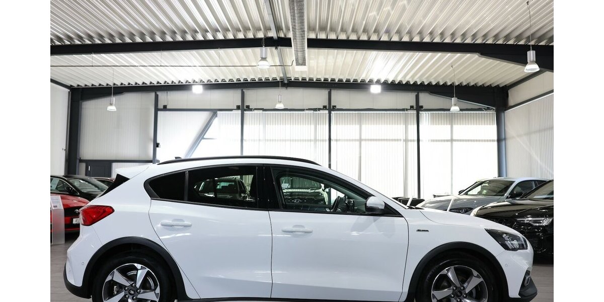Ford Focus LIMOUSINE 1.5 EcoBlue ACTIVE WHITE / LED 83.000 km 13.991 &euro; Hamm 59077