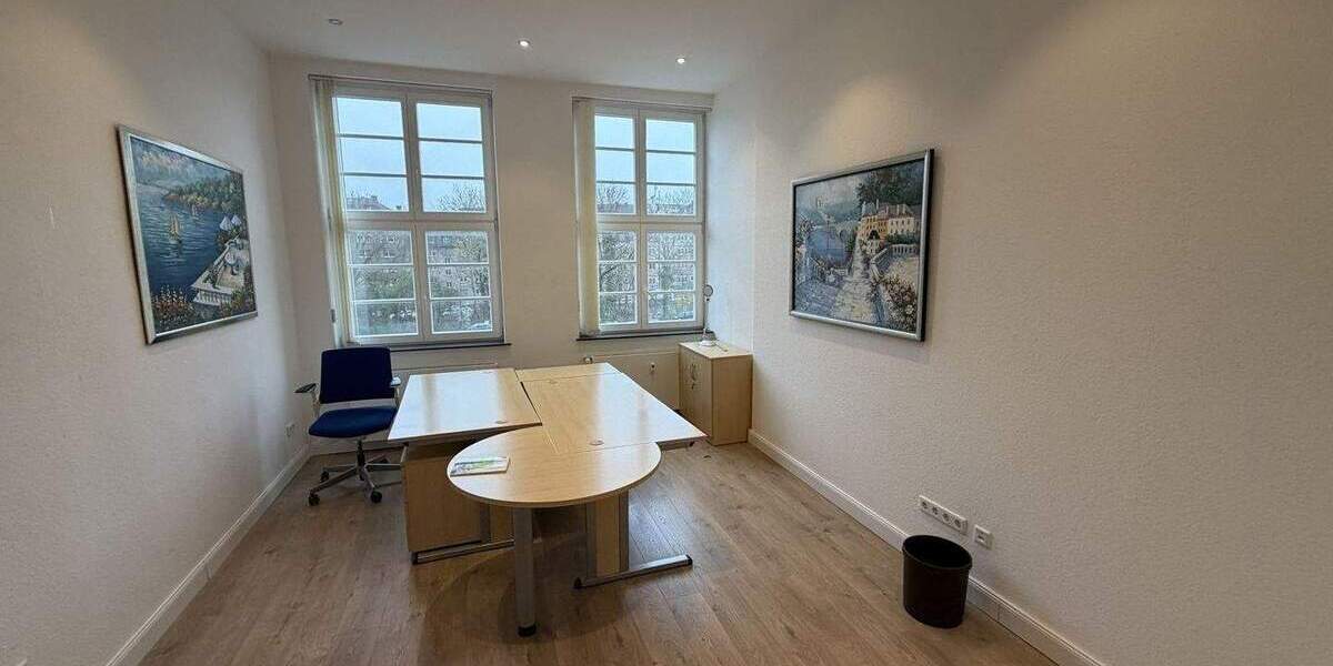 Gewerbeobjekt Hagen Hochschulviertel - 7 Zimmer, 243 m&sup2;, 2.400&euro; | Angebot:25675679