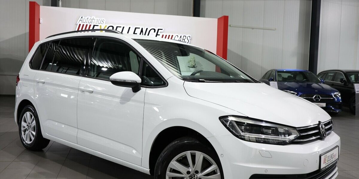 VW Touran 2.0 TDI DSG IQ Comfortline / 7-SITZE, LED 66.000 km 27.991 &euro; Hamm 59077