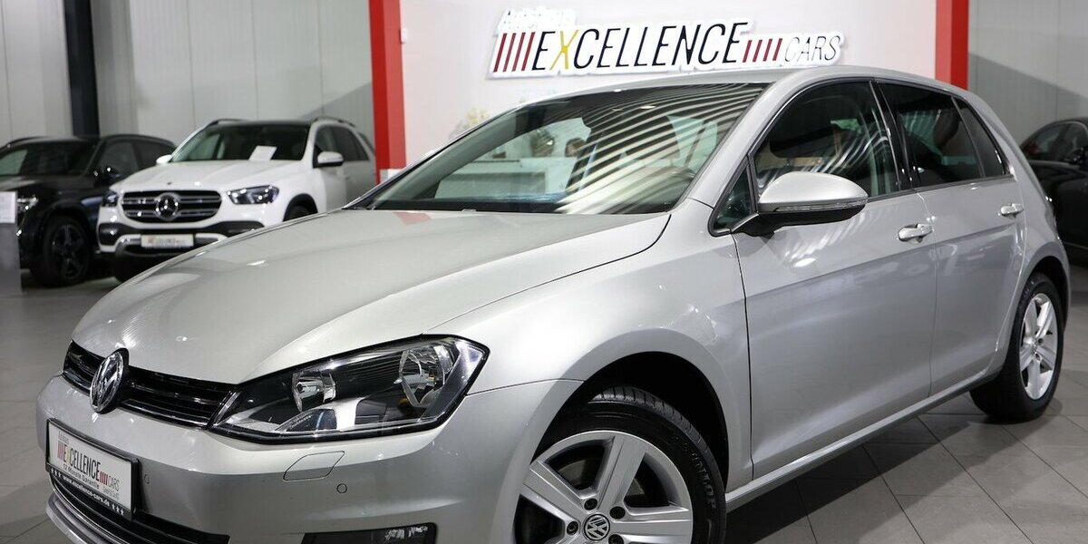 VW Golf VII 1.6 TDI Comfortline COMPOSITION-COLOUR 143.000 km 10.997 &euro; Hamm 59077