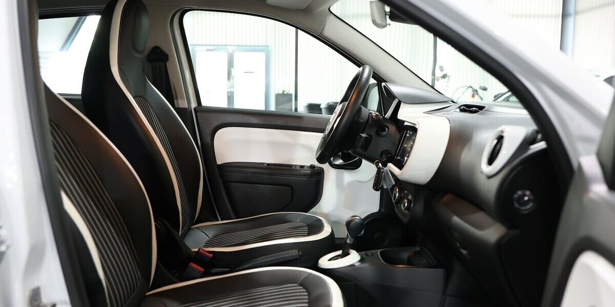 Renault Twingo INTENS ELECTRIC SPURHALTE, LEDER, KAMERA 12.000 km 12.888 &euro; Hamm 59077