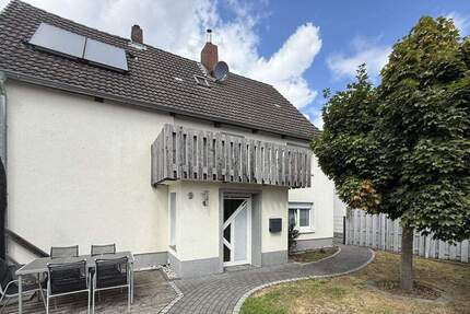 Haus Welver Illingen - 8 Zimmer, 200 m&sup2;, 249.000&euro; | Angebot:25686103