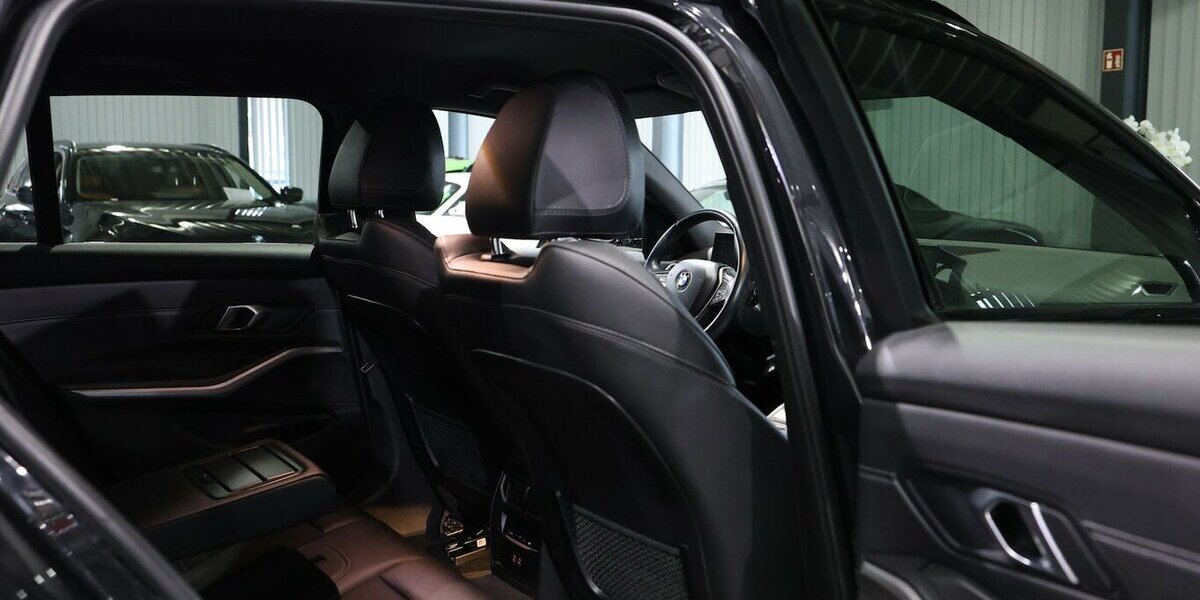 BMW 318d Touring SHADOW SPORT CURVED+NAVI,LEDER,LED 74.000 km 28.777 &euro; Hamm 59077