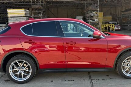 Alfa Romeo Stelvio 83.000 km 19.999 &euro; Recklinghausen 45659