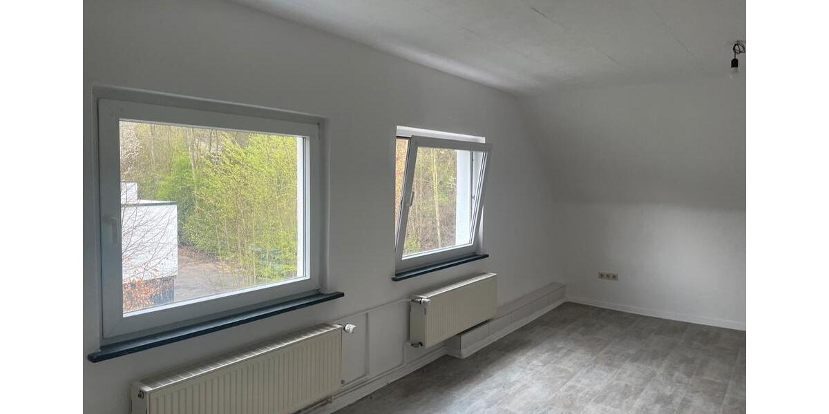 Dachgeschoßwohnung Iserlohn - 3 Zimmer, 80 m&sup2;, 500&euro; | Angebot:26366507