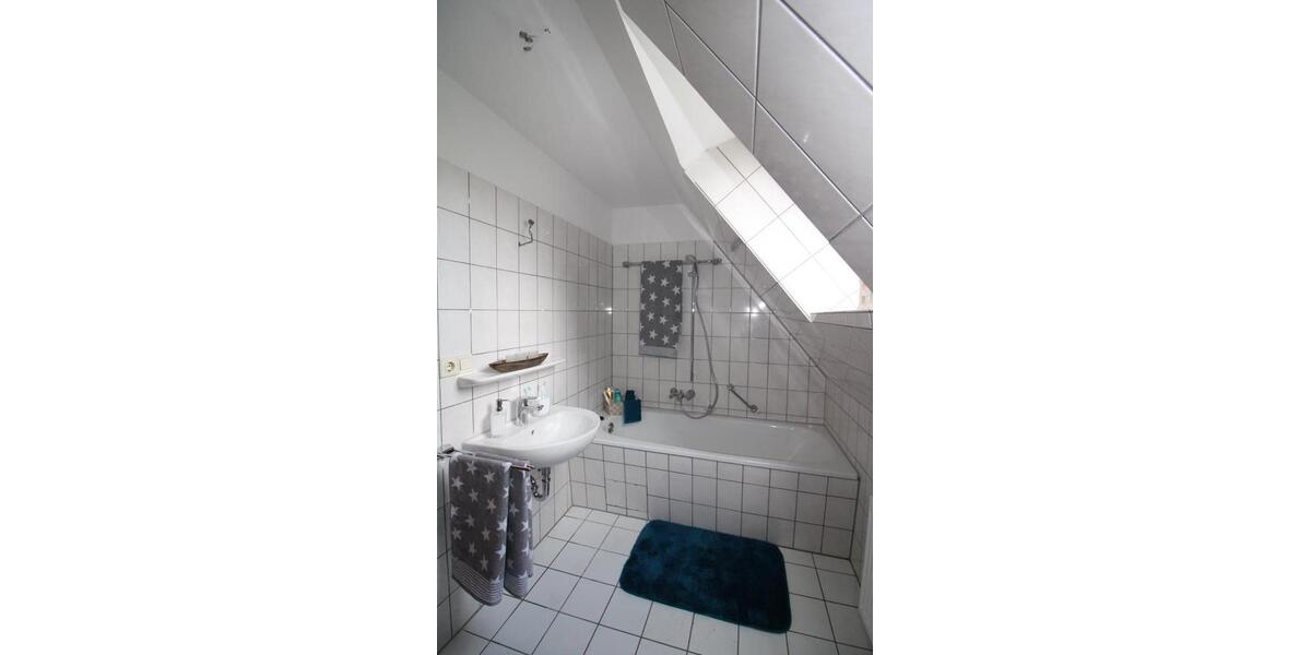 Dachgeschoßwohnung Marl - 3.5 Zimmer, 71 m&sup2;, 360&euro; | Angebot:24594438