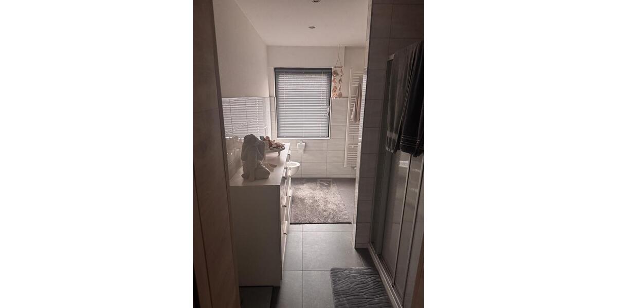 Etagenwohnung Iserlohn Sümmern - 6 Zimmer, 150 m&sup2;, 1.375&euro; | Angebot:25710774