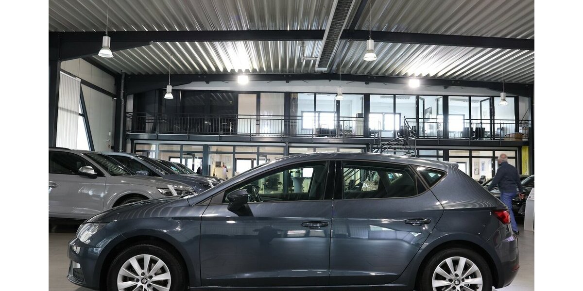 Seat Leon 1.6 TDI STYLE / NAVI-PLUS+APPLE+ANDROID 111.000 km 12.777 &euro; Hamm 59077