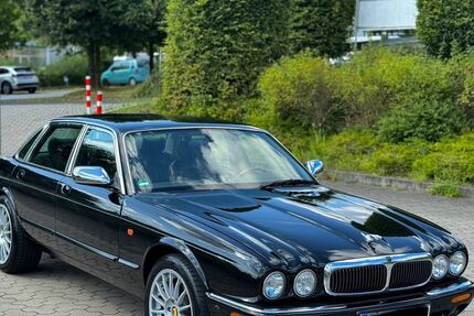 Jaguar XJ8 160.000 km 7.999 &euro; Recklinghausen 45661